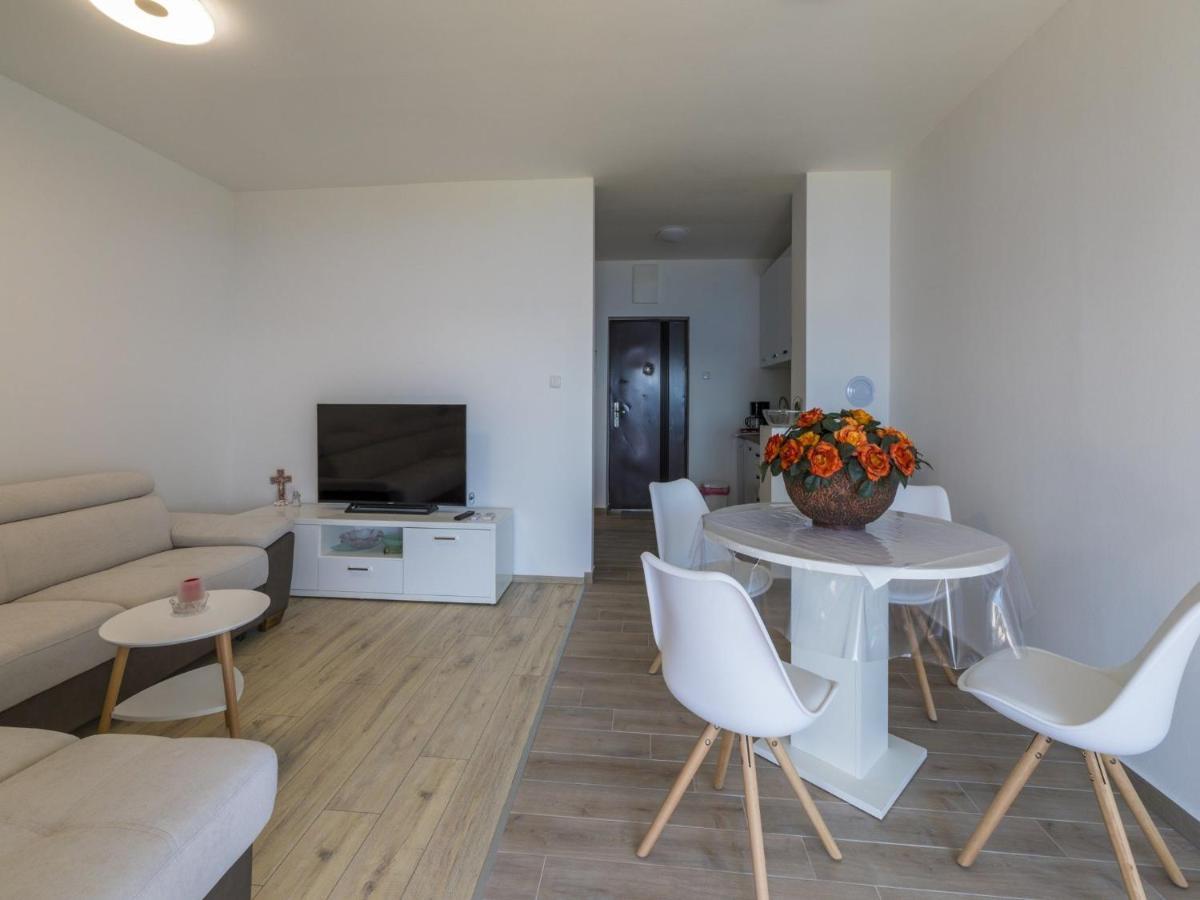 Apartment Vedry *